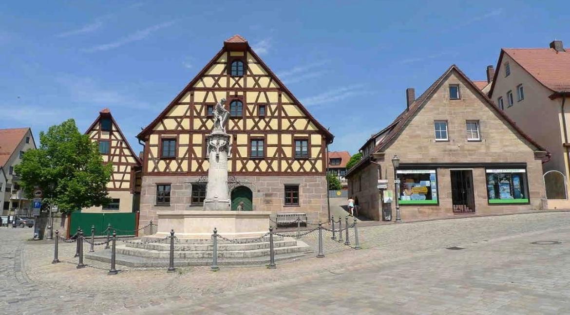 Komplette Wohnung In Wendelstein Bei Nuernberg - Messenaehe Luaran gambar